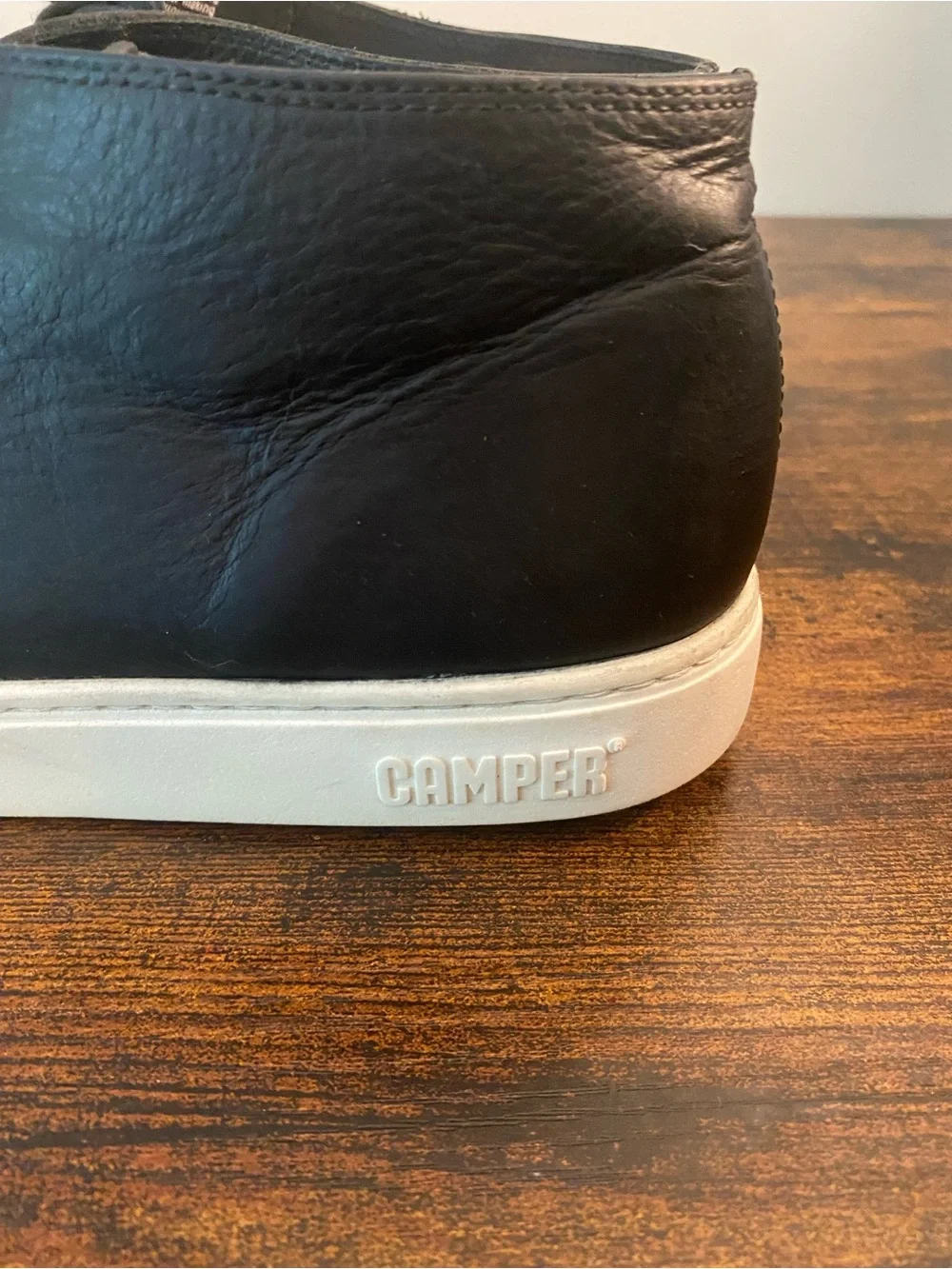 Camper sleek black